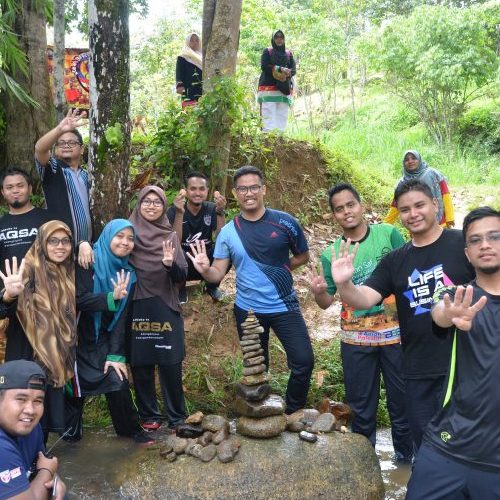 Corporate Packages 2D1N Highlight Sg Benus Trek Fun Hunt